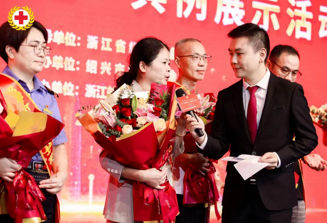 ca5a4bc199a4fd3a81c1c986a5425c61.jpg 4.jpg